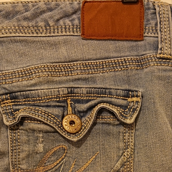 Women's Express jean capris - Picture 5 of 7